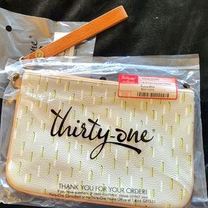 NWT Rubie Mini "Dancing Dash" with Wristlet Strap "Caramel Peeble"